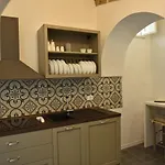 Tobacco Hotell 3*