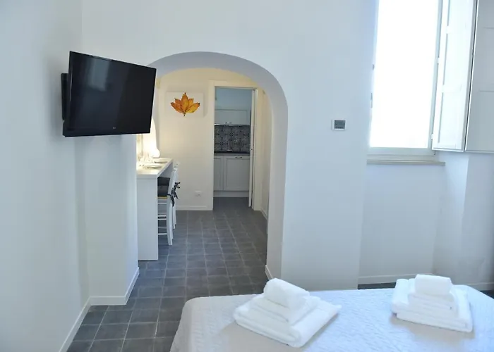 Tobacco Szálloda 3*