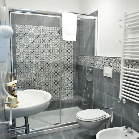 Tobacco Hotel 3*