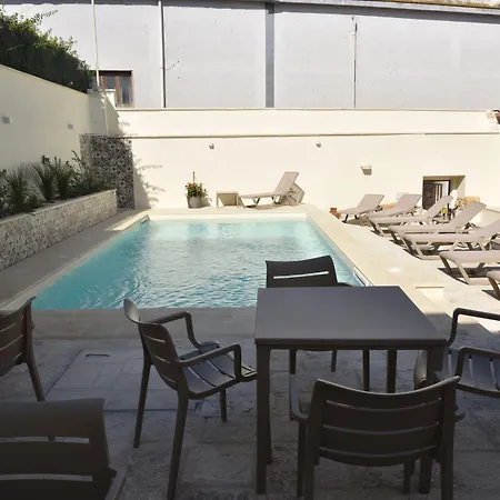 Tobacco Hotel Mesagne