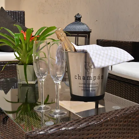Tobacco Hotel 3*